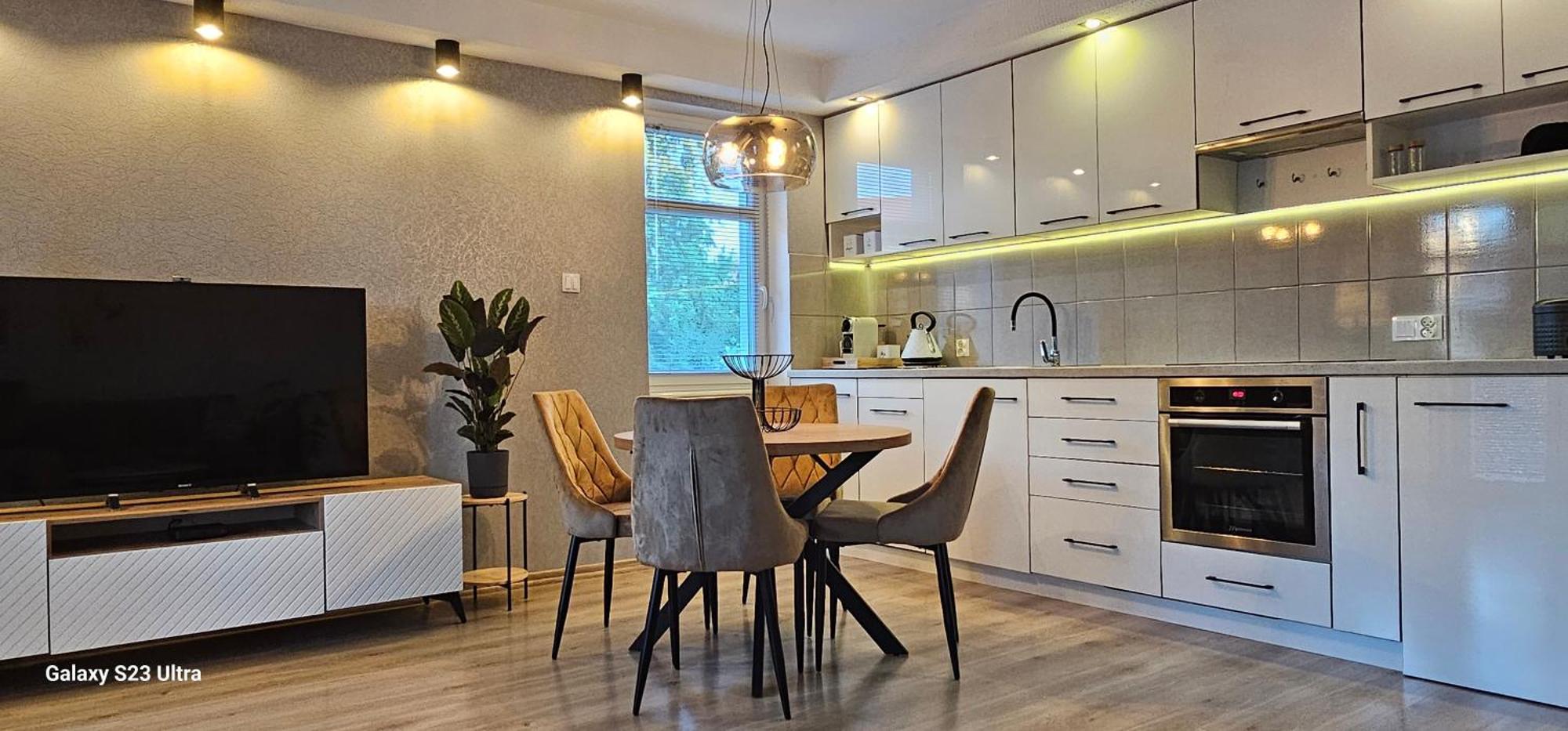Apartament W Centrum Z Widokiem Na Jeziorko Kętrzyn Exterior foto